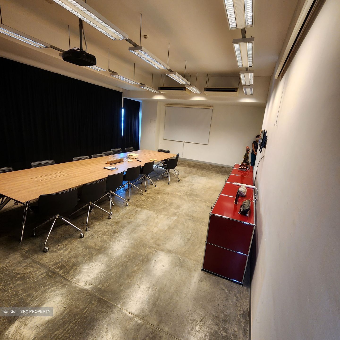 Bauer Building (D22), Office #392557341